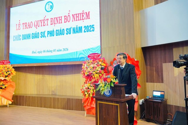 GS.TS. Nguyễn Vũ Quốc Huy - Hiệu trưởng Trường Đại học Y - Dược, Đại học Huế ph&aacute;t biểu tại lễ c&ocirc;ng bố