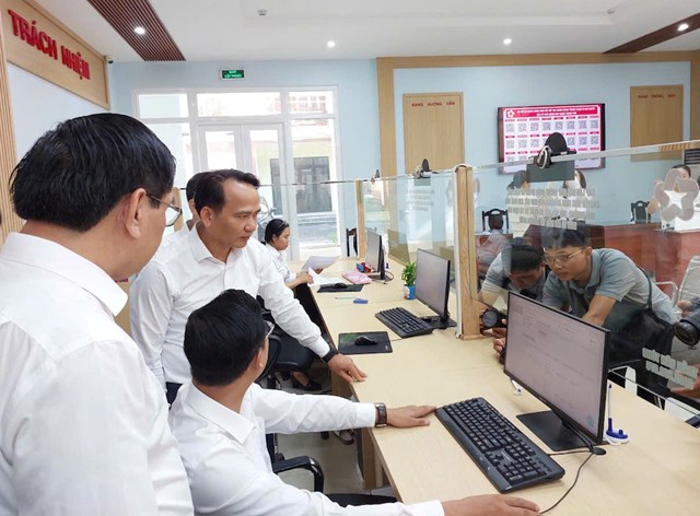 Thực tiễn vận h&agrave;nh m&ocirc; h&igrave;nh ch&iacute;nh quyền địa phương 2 cấp thời gian qua cho thấy nhiều chuyển biến t&iacute;ch cực.