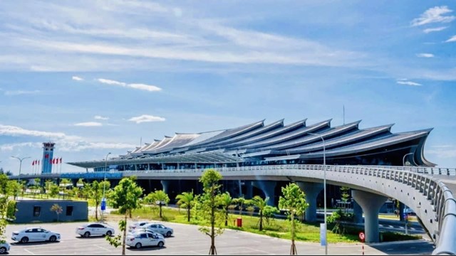 Cảng h&agrave;ng kh&ocirc;ng quốc tế Ph&uacute; B&agrave;i