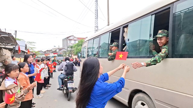 Chiến dịch Quang Trung hồi sinh vùng lũ tỉnh Đắk Lắk - Ảnh 3