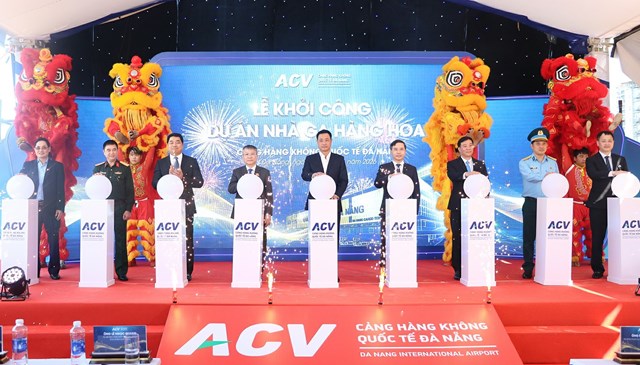 Nghi thức&nbsp;khởi c&ocirc;ng x&acirc;y dựng dự &aacute;n Nh&agrave; ga h&agrave;ng h&oacute;a mới tại Cảng h&agrave;ng kh&ocirc;ng Quốc tế Đ&agrave; Nẵng.
