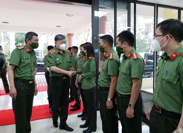 Đại tướng T&ocirc; L&acirc;m thăm hỏi, động vi&ecirc;n tập thể c&aacute;n bộ, y b&aacute;c sĩ tại Bệnh viện 199.