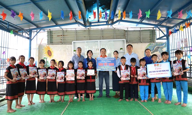 Tuổi trẻ Đà Nẵng mang “Tết yêu thương” đến thiếu nhi Nam Trà My - Ảnh 1