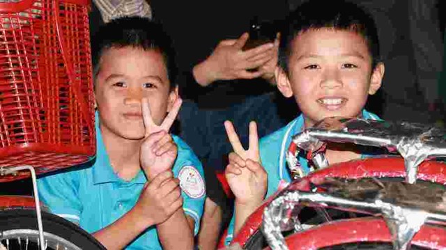 Niềm vui của c&aacute;c em nhỏ tại chương tr&igrave;nh.