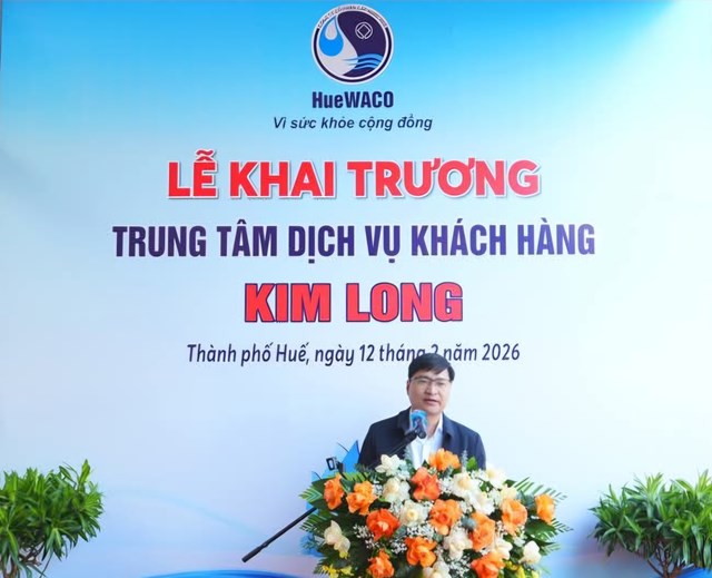 &Ocirc;ng Trương C&ocirc;ng H&acirc;n - Ph&oacute; Tổng Gi&aacute;m đốc HueWACO ph&aacute;t biểu tại lễ khai trương