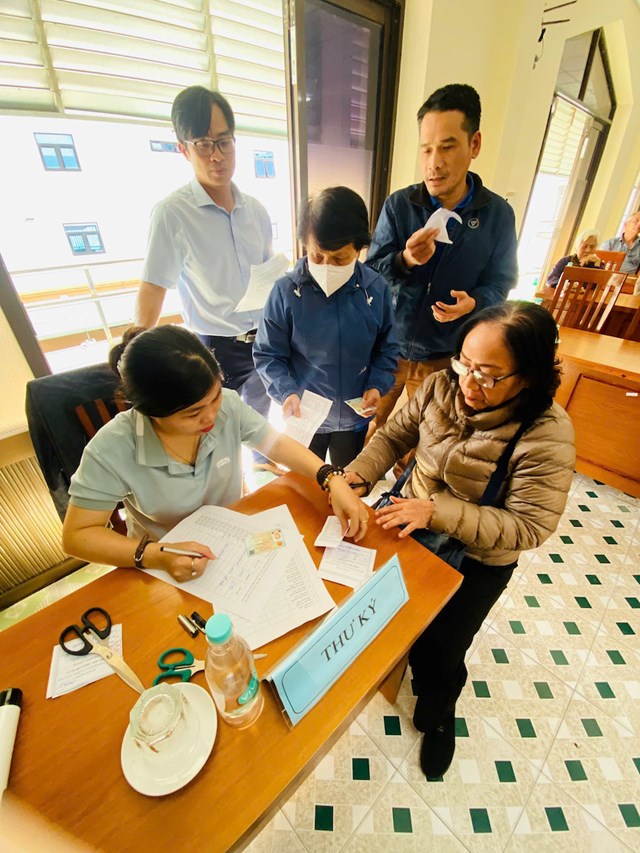 &Ocirc;ng Đ&agrave;o Ngọc Định cho biết, to&agrave;n bộ quy tr&igrave;nh tổ chức được chuẩn bị kỹ lưỡng, tu&acirc;n thủ c&aacute;c quy định hiện h&agrave;nh, bảo đảm c&ocirc;ng bằng cho c&aacute;c hộ d&acirc;n.