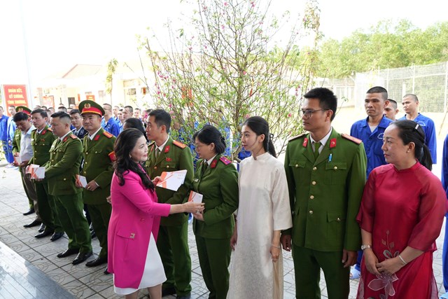 Lan tỏa hơi ấm Tết Bính Ngọ 2026 đến Cơ sở cai nghiện ma túy TP. Huế - Ảnh 1