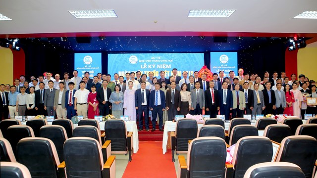 Bệnh viện Trung ương Huế: Khẳng định vị thế Trung tâm Y học cao cấp trong kỷ nguyên mới - Ảnh 3