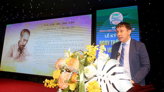 GS.TS. Phạm Như Hiệp &ndash; Gi&aacute;m đốc Bệnh viện Trung ương Huế ph&aacute;t biểu tại buổi lễ