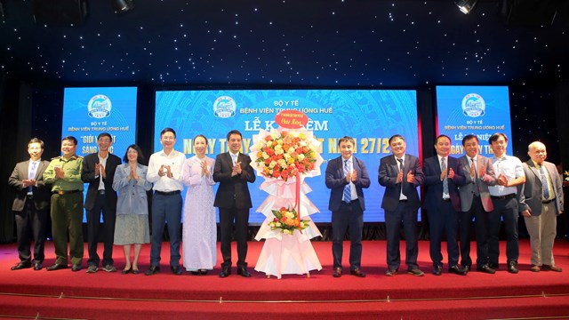 Bệnh viện Trung ương Huế: Khẳng định vị thế Trung tâm Y học cao cấp trong kỷ nguyên mới - Ảnh 1