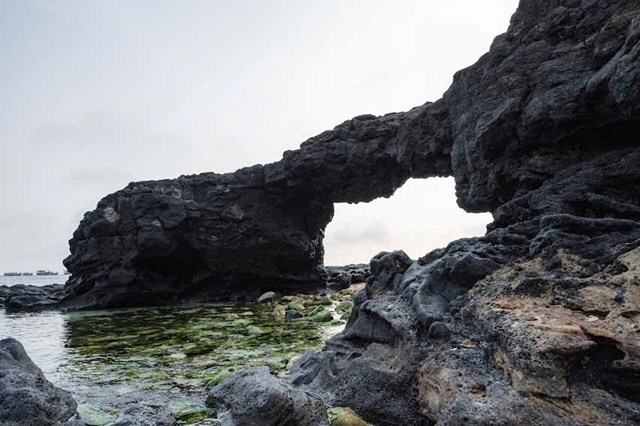 Cổng T&ograve; V&ograve; (đảo L&yacute; Sơn).