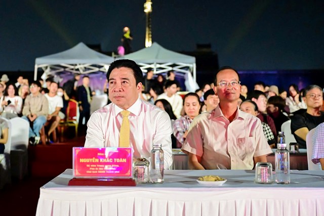 "Đánh thức "hồn thơ các vua Nguyễn tại Đại Nội Huế - Ảnh 6