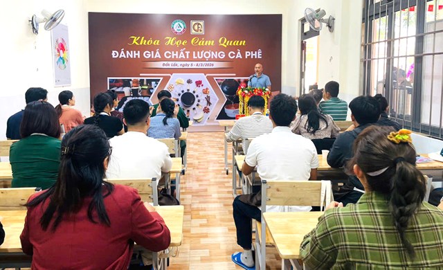 Th&ocirc;ng qua kh&oacute;a học kỳ vọng sẽ&nbsp;h&igrave;nh th&agrave;nh được đội ngũ nh&acirc;n sự c&oacute; chuy&ecirc;n m&ocirc;n s&acirc;u về cảm quan, qua đ&oacute; g&oacute;p phần n&acirc;ng cao ti&ecirc;u chuẩn sản xuất, phục vụ mục ti&ecirc;u ph&aacute;t triển bền vững của ng&agrave;nh c&agrave; ph&ecirc;.