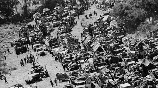 Truy k&iacute;ch địch tr&ecirc;n đường 7 - Cheo Reo trong Chiến dịch T&acirc;y Nguy&ecirc;n.&nbsp;Ảnh:&nbsp;TTXVN