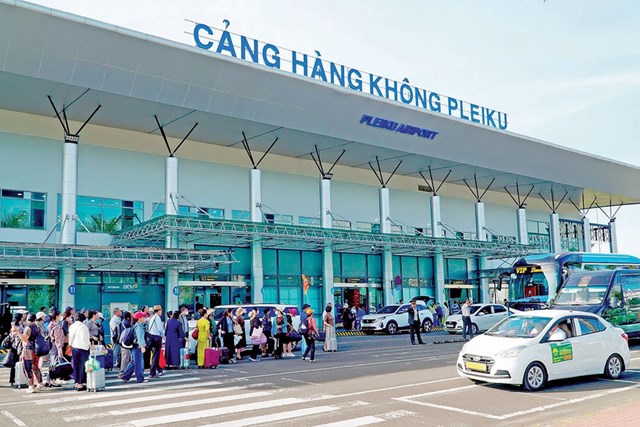 UBND tỉnh đề nghị&nbsp;c&aacute;c h&atilde;ng h&agrave;ng kh&ocirc;ng tăng cường c&aacute;c chuyến bay đến Cảng H&agrave;ng kh&ocirc;ng Ph&ugrave; C&aacute;t&nbsp;v&agrave; Cảng H&agrave;ng kh&ocirc;ng Pleiku nhằm phục vụ c&aacute;c hoạt động&nbsp;Năm Du lịch quốc gia - Gia Lai 2026.&nbsp;Ảnh: baogialai.com.vn
