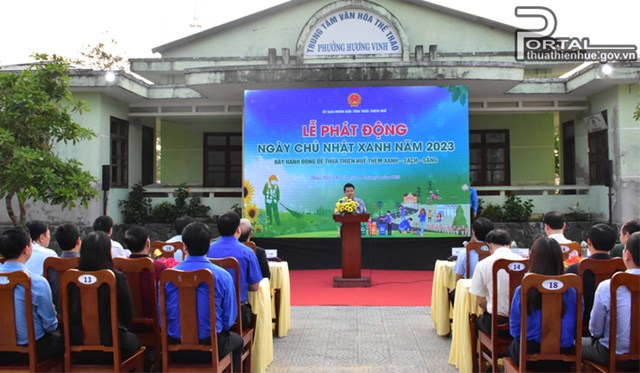 Phong tr&agrave;o &ldquo;Ng&agrave;y Chủ nhật xanh&rdquo; được Ủy ban Nh&acirc;n d&acirc;n tỉnh Thừa Thi&ecirc;n Huế ph&aacute;t động v&agrave;o đầu năm 2019 v&agrave; đ&atilde; trở th&agrave;nh phong tr&agrave;o nhằm n&acirc;ng cao &yacute; thức chung của cộng đồng x&atilde; hội chung tay bảo vệ m&ocirc;i trường, x&acirc;y dựng nếp sống văn minh, c&oacute; sức lan tỏa lớn, vinh dự được Thủ tướng Ch&iacute;nh phủ khen ngợi, l&agrave; điển h&igrave;nh để c&aacute;c tỉnh bạn học hỏi.