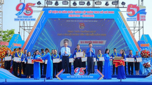 Chương tr&igrave;nh diễn ra trong hai ng&agrave;y 20 v&agrave; 21/3 tại Quảng trường 24 th&aacute;ng 3 (phường B&agrave;n Thạch), quy tụ đ&ocirc;ng đảo đại biểu l&atilde;nh đạo th&agrave;nh phố, đại diện c&aacute;c sở, ban, ng&agrave;nh, tổ chức ch&iacute;nh trị - x&atilde; hội c&ugrave;ng nhiều thế hệ c&aacute;n bộ Đo&agrave;n.