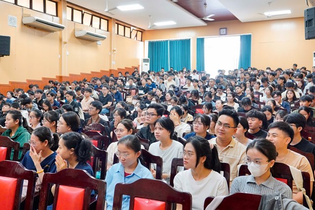 Chương tr&igrave;nh thu h&uacute;t đ&ocirc;ng đảo sự quan t&acirc;m của sinh vi&ecirc;n