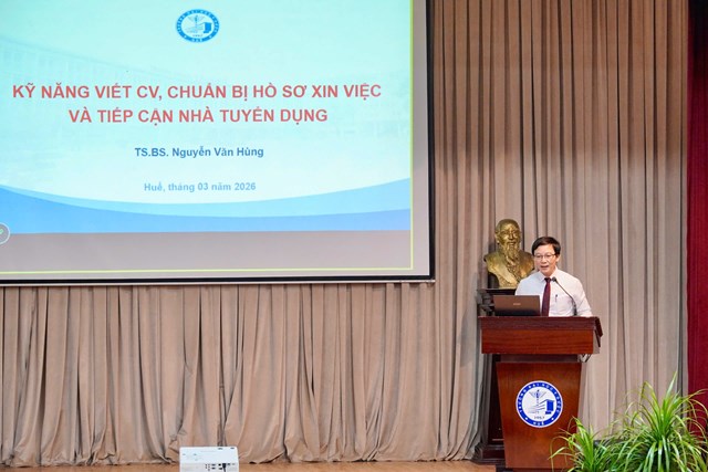 C&aacute;c b&aacute;o c&aacute;o vi&ecirc;n tr&igrave;nh b&agrave;y tại chương tr&igrave;nh