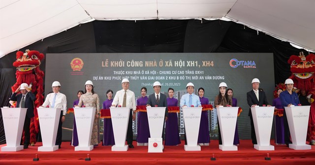 C&aacute;c đại biểu thực hiện nghi thức khởi c&ocirc;ng