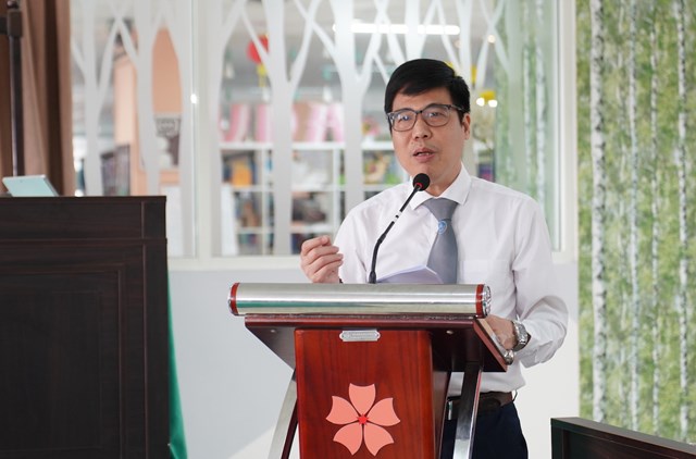 Đại diện Trường Đại học Đ&ocirc;ng &Aacute; nhận định:&nbsp;Trung t&acirc;m thực h&agrave;nh ph&aacute;p luật được kỳ vọng sẽ kh&ocirc;ng chỉ l&agrave; một ph&ograve;ng chức năng, m&agrave; l&agrave; một "s&agrave;n tập" vững chắc để sinh vi&ecirc;n ng&agrave;nh Luật Đại học Đ&ocirc;ng &Aacute; đi từ l&yacute; thuyết s&aacute;ch vở sang thực tiễn sống động. Đ&acirc;y l&agrave; nơi chuyển h&oacute;a kiến thức th&agrave;nh kỹ năng, biến "người học luật" th&agrave;nh "người l&agrave;m luật".