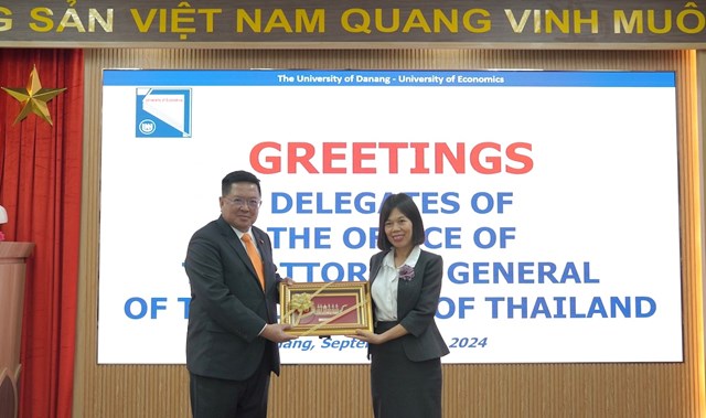 Trong xu thế hội nhập khu vực v&agrave; quốc tế chung tại Trường Đại học Kinh tế (Đại học Đ&agrave; Nẵng), Khoa Luật l&agrave; một trong những đơn vị chủ động tham gia t&iacute;ch cực cả về chuy&ecirc;n m&ocirc;n học thuật v&agrave; hợp t&aacute;c, trao đổi trong nghi&ecirc;n cứu khoa học, giảng dạy.