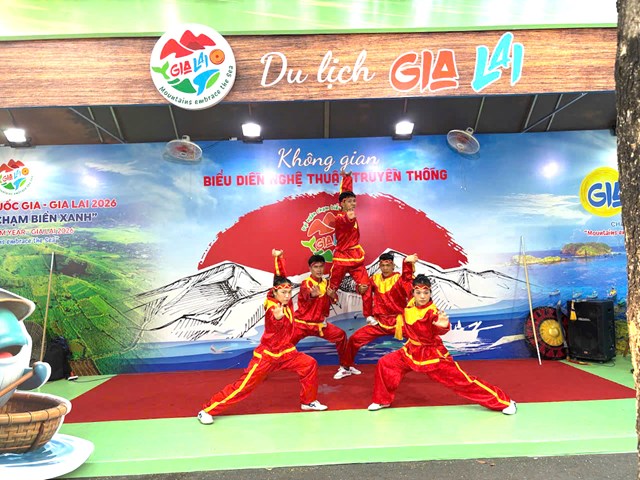 Với những gi&aacute; trị được kiến tạo xuy&ecirc;n suốt theo chủ đề &ldquo;Rộn r&agrave;ng h&egrave; về&rdquo;, việc tham gia quảng b&aacute; du lịch Gia Lai tại Ng&agrave;y hội Du lịch TP. Hồ Ch&iacute; Minh 2026 sẽ kh&ocirc;ng chỉ tạo c&uacute; h&iacute;ch cho thị trường du lịch m&ugrave;a h&egrave; m&agrave; c&ograve;n tiếp tục kết nối thị trường, quảng b&aacute; sản phẩm v&agrave; lan tỏa động lực tăng trưởng mới cho du lịch Gia Lai.