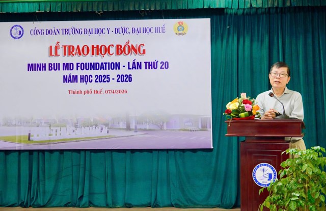 GS. B&ugrave;i Văn Minh - Quỹ học bổng Minh Bui MD Foundation ph&aacute;t biểu