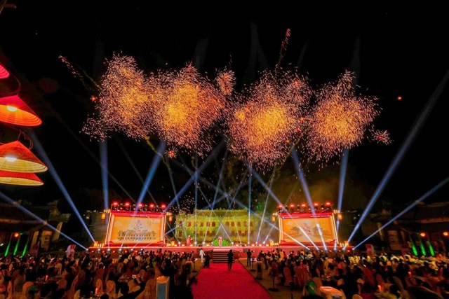 Huế đang t&aacute;i định vị chiến lược du lịch bằng kinh tế đ&ecirc;m, lấy trải nghiệm di sản &ndash; ẩm thực &ndash; nghệ thuật l&agrave;m trục ch&iacute;nh. (nguồn:Trung t&acirc;m Bảo tồn Di t&iacute;ch Cố đ&ocirc; Huế)