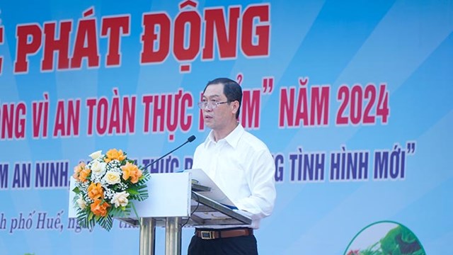 Gi&aacute;m đốc Sở Y tế Thừa Thi&ecirc;n Huế Trần Ki&ecirc;m Hảo ph&aacute;t biểu tại lễ ph&aacute;t động