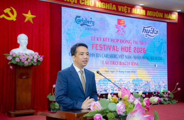 Ph&oacute; Chủ tịch UBND th&agrave;nh phố Huế Trần Hữu Th&ugrave;y Giang phát bi&ecirc;̉u tại bu&ocirc;̉i l&ecirc;̃