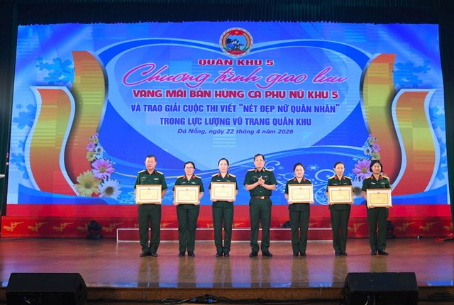 “Vang mãi bản hùng ca” – Tỏa sáng nữ quân nhân thời đại mới - Ảnh 1