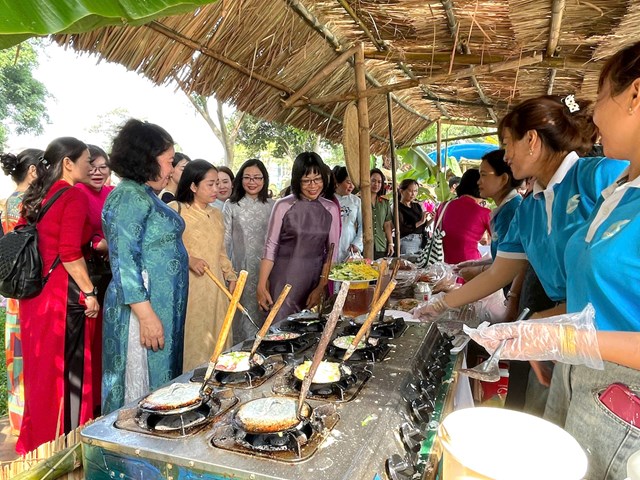 Ng&agrave;y hội b&aacute;nh truyền thống năm 2026&nbsp;diễn ra trong kh&ocirc;ng kh&iacute; phấn khởi, hướng tới ch&agrave;o mừng nhiều ng&agrave;y lễ lớn của đất nước như kỷ niệm 80 năm Ng&agrave;y B&aacute;c Hồ gửi thư cho Đại hội c&aacute;c d&acirc;n tộc thiểu số miền Nam tại Pleiku, Ng&agrave;y Văn h&oacute;a c&aacute;c d&acirc;n tộc Việt Nam (19/4), 51 năm Ng&agrave;y Giải ph&oacute;ng miền Nam, thống nhất đất nước (30/4/1975 - 30/4/2026) v&agrave; Giỗ Tổ H&ugrave;ng Vương.