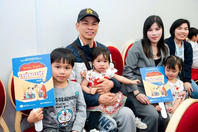 Vấn đề g&igrave;n giữ tiếng mẹ đẻ cho thế hệ trẻ kiều b&agrave;o lu&ocirc;n nhận được nhiều sự quan t&acirc;m từ c&aacute;c cơ quan, hội đo&agrave;n v&agrave; cộng đồng người Việt ở nước ngo&agrave;i (ảnh: nhandan.vn).