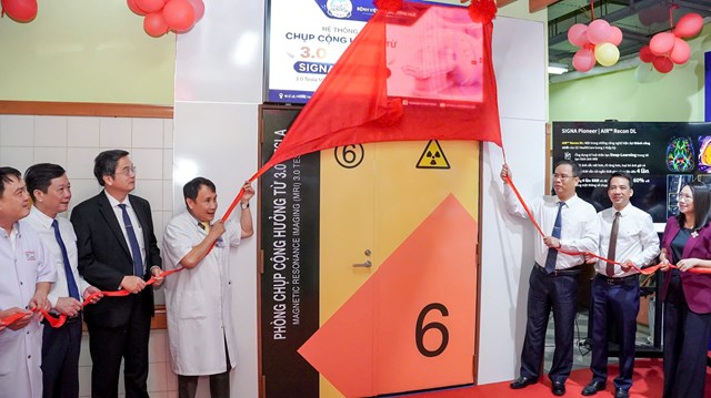 Ch&iacute;nh thức vận h&agrave;nh m&aacute;y cộng hưởng từ SIGNA Pioneer 3.0 Tesla