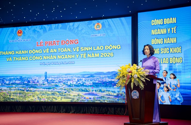 PGS.TS Nguyễn Thị Li&ecirc;n Hương, Thứ trưởng Bộ Y tế ph&aacute;t biểu tại buổi lễ