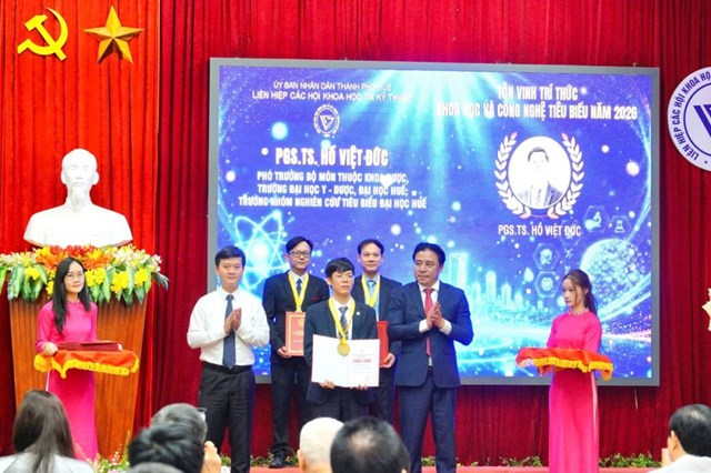 PGS.TS. Hồ Việt Đức được vinh danh tr&iacute; thức Khoa học v&agrave; C&ocirc;ng nghệ ti&ecirc;u biểu lần thứ X, năm 2026