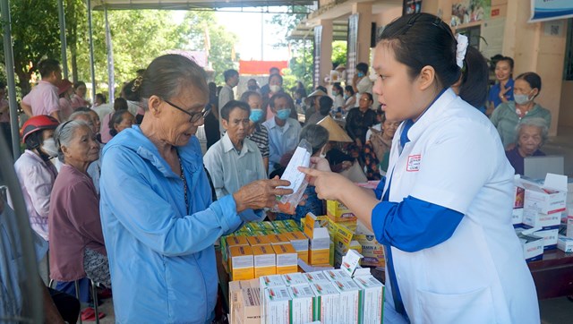 Y B&#225;c sĩ Bệnh viện Trung ương Huế cơ sở 2 v&#224; h&#224;nh tr&#236;nh “Thầy thuốc trẻ l&#224;m theo lời B&#225;c, t&#236;nh nguyện v&#236; sức khoẻ cộng đồng” năm 2023 - Ảnh 4