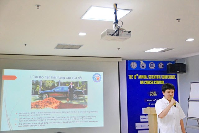 ThS.BS Phạm Như Hiển &ndash; Chủ tịch Hội Thầy thuốc trẻ TP. Huế ph&aacute;t biểu tại sự kiện