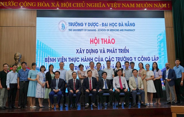 Hội thảo x&acirc;y dựng v&agrave; ph&aacute;t triển&nbsp;bệnh viện thực h&agrave;nh do Nh&agrave; trường tổ chức&nbsp;&nbsp;nh&acirc;n sự kiện th&agrave;nh lập Trường Y Dược, ĐHĐN&nbsp;