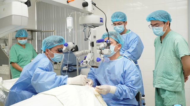 Bệnh viện Trung ương Huế hoàn thành chuỗi 6 ca ghép tạng thành công từ một người hiến chết não - Ảnh 1