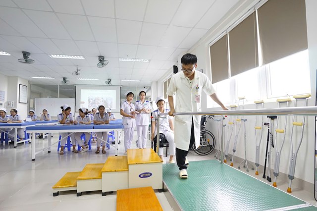 Kết quả lần n&agrave;y kh&ocirc;ng chỉ l&agrave; sự ghi nhận kh&aacute;ch quan từ c&aacute;c chuy&ecirc;n gia v&agrave; tổ chức kiểm định quốc tế m&agrave; c&ograve;n khẳng định uy t&iacute;n, năng lực đ&agrave;o tạo v&agrave; mức độ hội nhập của nh&agrave; trường với hệ thống gi&aacute;o dục đại học trong khu vực ASEAN.