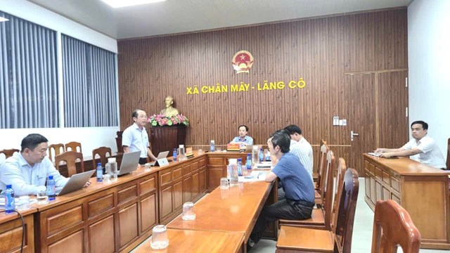 HueWACO họp với UBND x&atilde; Ch&acirc;n M&acirc;y - Lăng C&ocirc; về việc sử dụng nguồn nước moong đ&aacute; Thừa Lưu