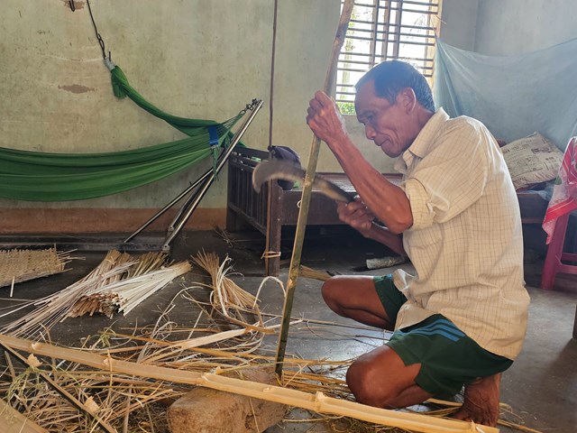 L&#224;ng nghề đan đ&#225;t Ph&#250; Hiệp v&#224;o “bản đồ” văn h&#243;a B&#236;nh Định - Ảnh 1