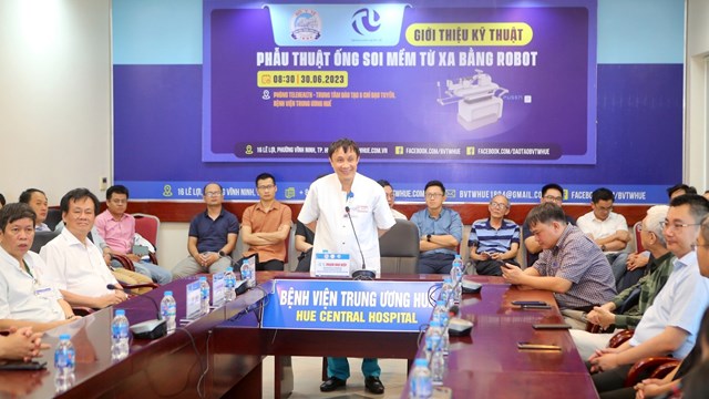 Hội thảo khoa học "Giới thiệu kỹ thuật Phẫu thuật ống soi mềm từ xa bằng Robot". Ảnh: Nhật T&acirc;n