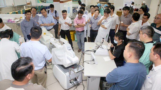 Hội thảo khoa học &quot;Giới thiệu kỹ thuật Phẫu thuật ống soi mềm từ xa bằng Robot&quot; - Ảnh 2