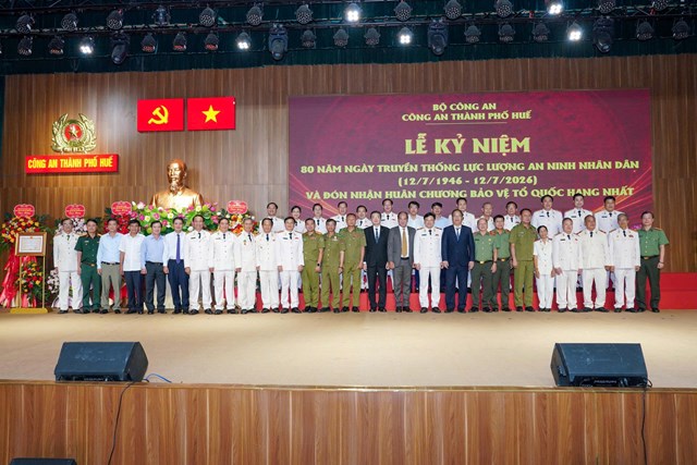 C&aacute;c đại biểu tham dự buổi Lễ chụp ảnh kỷ niệm