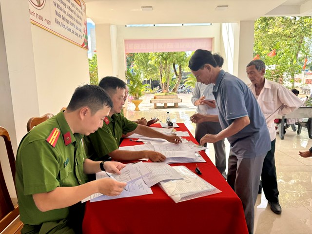 Gần 2.200 thân nhân liệt sĩ tại Huế được thu nhận mẫu ADN - Ảnh 5