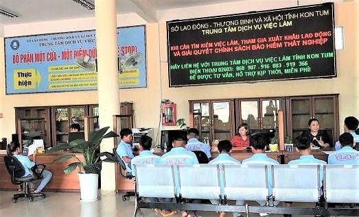 Kon Tum: Triển khai thực hiện ch&#237;nh s&#225;ch hỗ trợ nh&#243;m đối tượng gặp kh&#243; khăn do dịch bệnh COVID-19 - Ảnh 1