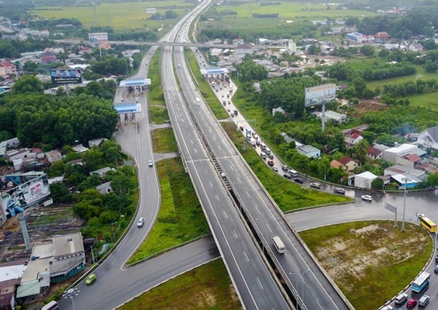 Đ&acirc;y l&agrave; hai đoạn tuyến của trục cao tốc Bắc - Nam nằm trọn trong hai tỉnh Ph&uacute; Y&ecirc;n v&agrave; Kh&aacute;nh H&ograve;a. Khi ho&agrave;n th&agrave;nh sẽ nối liền mạch dải đất Nam Trung bộ, tạo đ&agrave; ph&aacute;t triển kinh tế cho khu vực, đặc biệt l&agrave; ph&aacute;t triển tiềm năng v&agrave; thế mạnh về du lịch biển của địa phương. Ảnh nguồn-IT